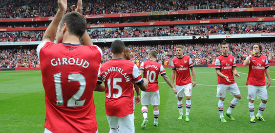 艾顿是湖人队史首位100%命中率0失误且砍两双的首发球员