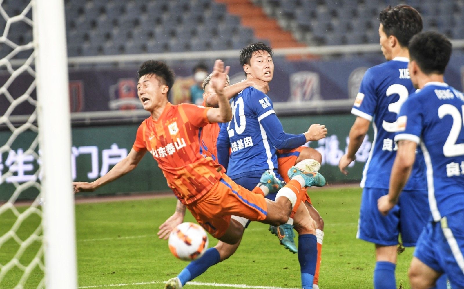 罗马诺：曼城正在和塞门约谈判，切尔西已经退出竞争（罗马诺：曼城与塞门约洽谈进行中，切尔西已退出争夺）