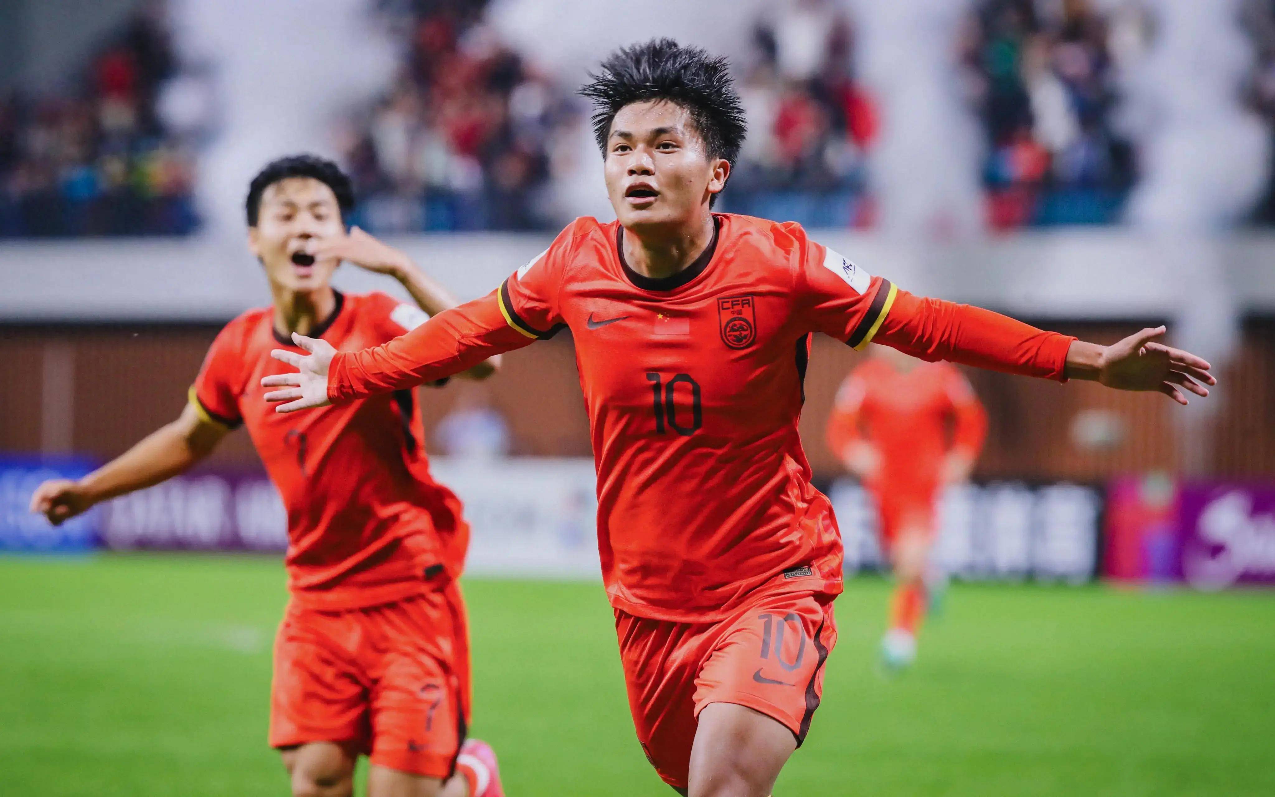 都体：邓弗里斯可能继续缺席与马竞比赛；泽林斯基已参加合练（都灵体育报：邓弗里斯或继续缺席战马竞，泽林斯基已重返合练）