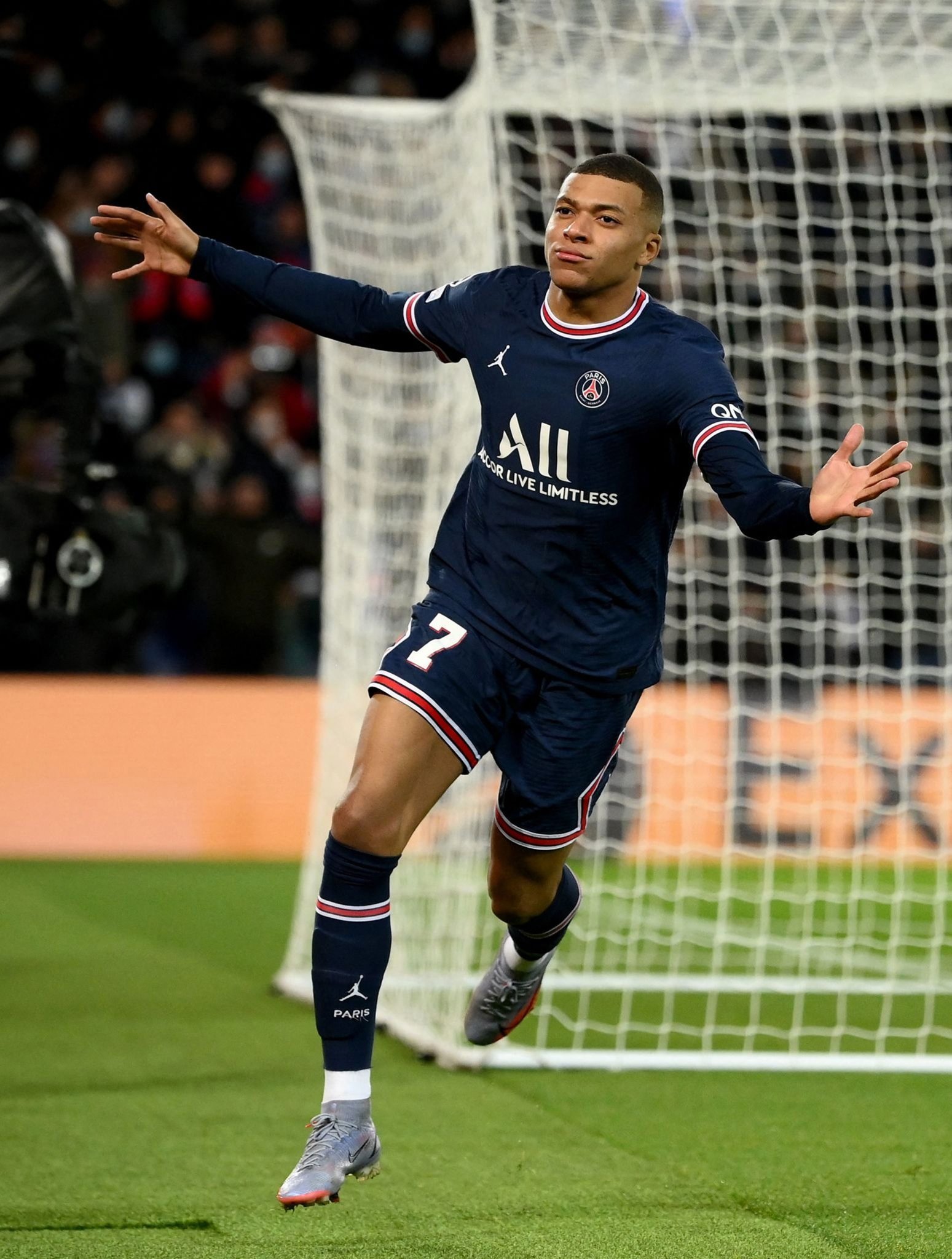 红黑之心，代代相传❤️🖤（红黑信仰，薪火相传❤️🖤）