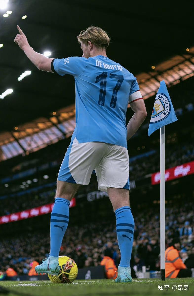 克莱顿替补6中5轰12分，爵士半场唯一上双球员（爵士半场仅克莱顿得分上双：替补出战6投5中砍下12分）