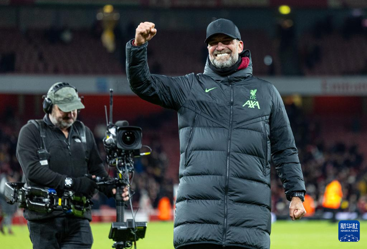 中超赛报：上海申花客场击败广州队,（中超快讯：上海申花客场力克广州队）