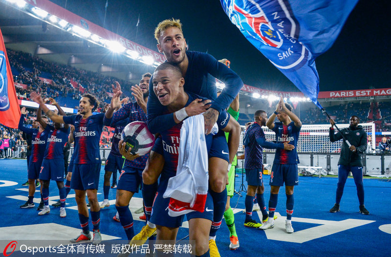 埃默松：我并不怀念在米兰的日子；那儿的人聊我比聊C罗还多（埃默松：对米兰无眷恋；那儿提到我的频率甚至高过C罗）