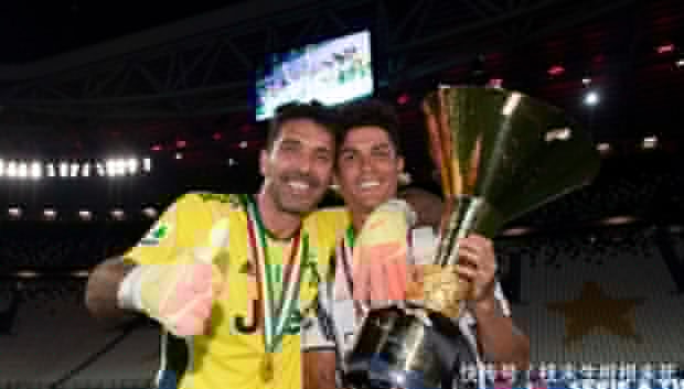 手球争议再起：巴萨对贝蒂斯的点球判罚解密（手球争议重燃：解读巴萨战贝蒂斯的点球判罚）