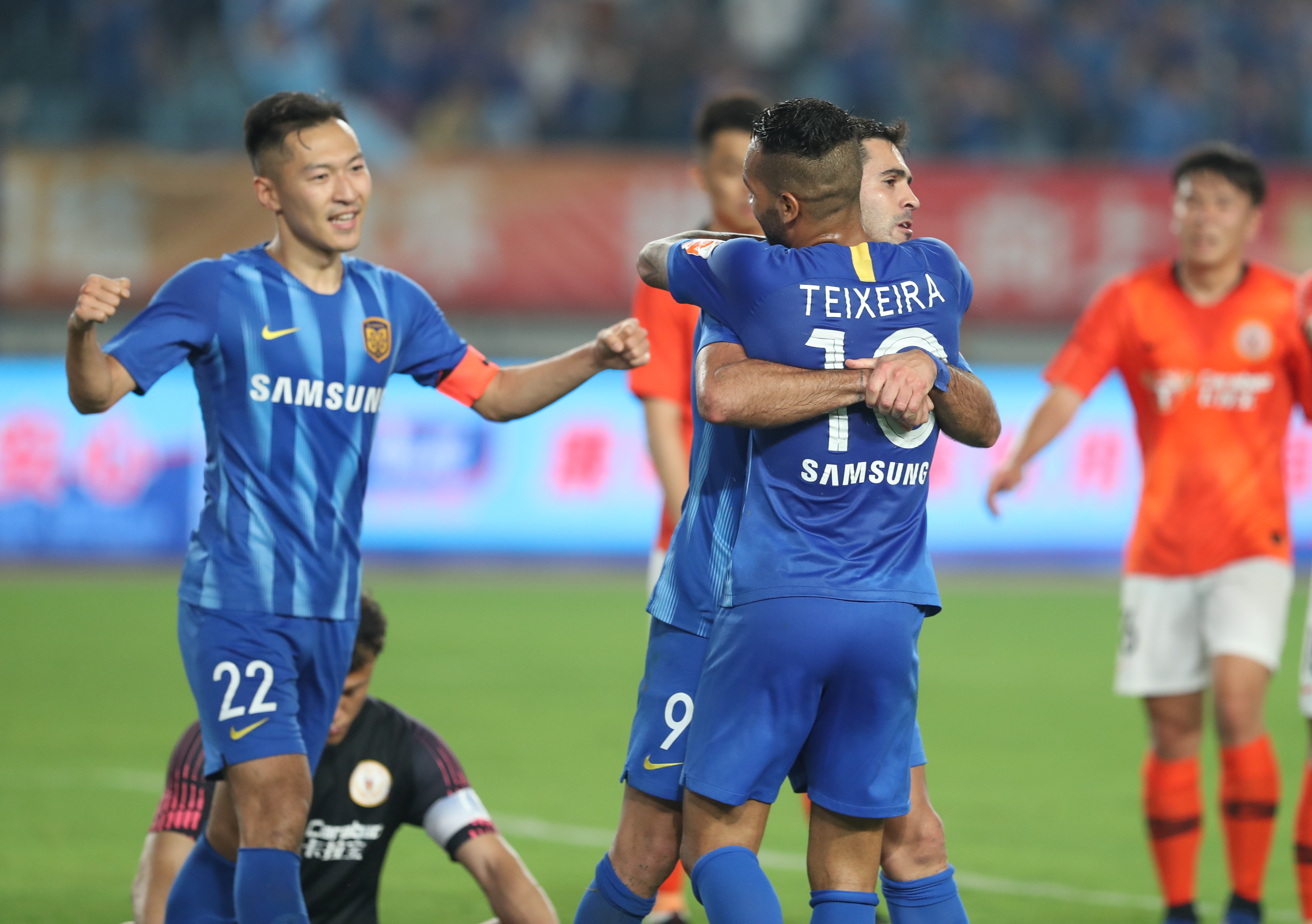 扎鸟：理解罗马球迷嘘声，为上次庆祝道歉，目标是进国家队（扎鸟：理解罗马球迷嘘声，已为上次庆祝致歉，目标直指国家队）