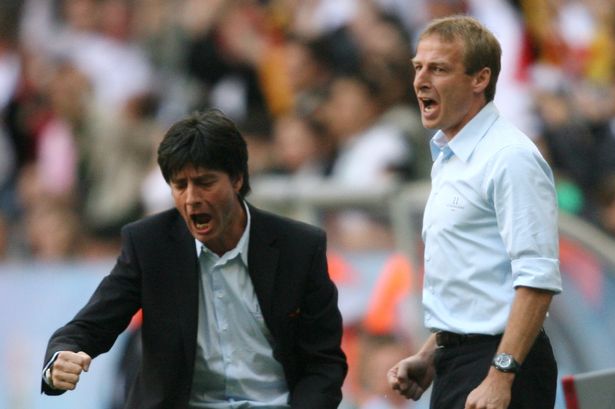 媒体大V热议南京再办重大足球赛事 苏超带动足球热，预祝新江苏队早日落地南京!（南京再办重磅足球赛引大V热议：苏超引爆球市，盼新江苏队早日落户南京）